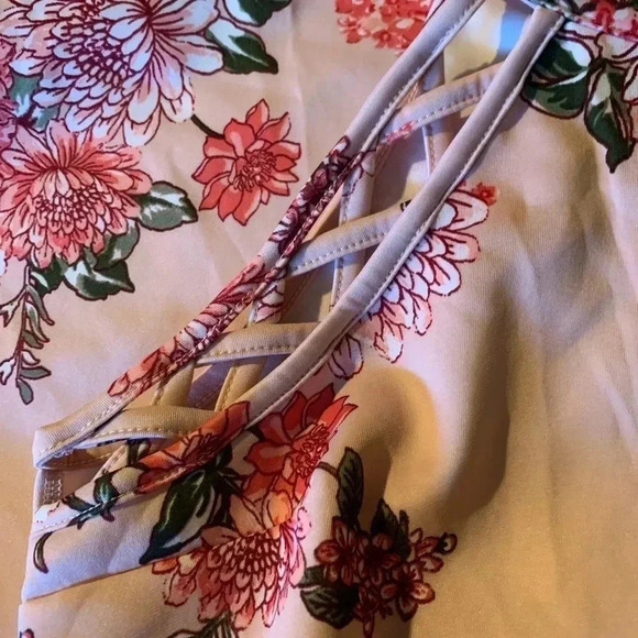 No Boundaries Flower Pattern Ladies Dress Size (7-8) - Picture 6 of 10